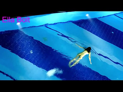 ❤️ Ik kin net ophâlde te sjen, jonge blonde fongen neaken swimmen yn ELLA BOLT resort pool ❌ Kwaliteitsporno op fy.porno-flix.ru ❤